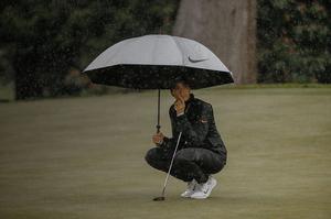 Bộ áo golf đi mưa có tác dụng gì?