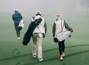 Lựa chọn trang phục chơi golf thu đông phù hợp dành cho các golfer