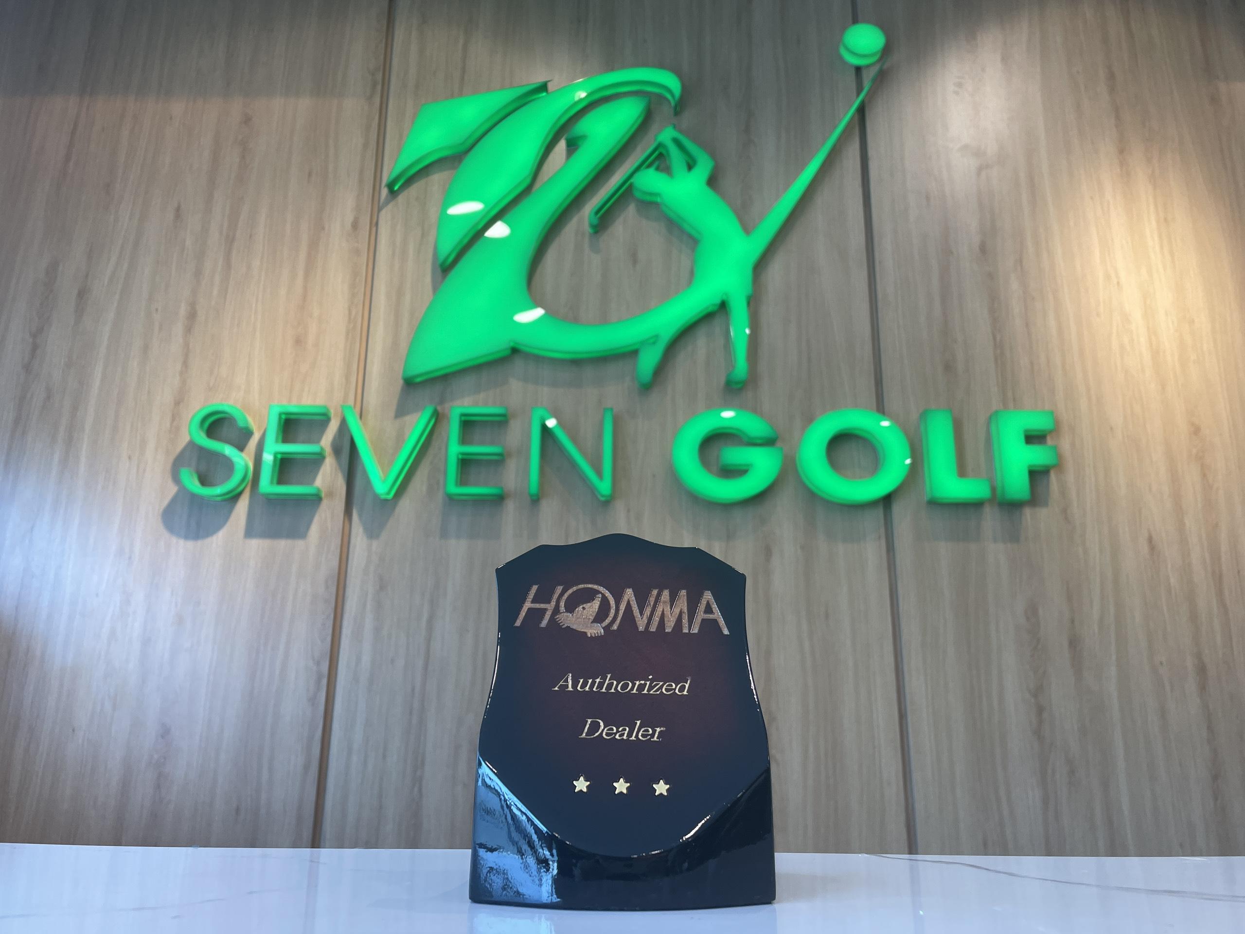 Honma Beres Black - gậy golf Honma Model 2022.