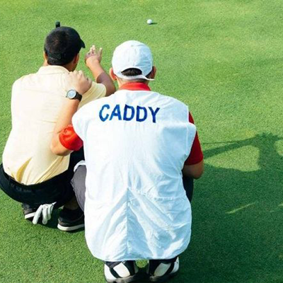 Những góc khuất của caddy golf - người phục vụ chơi golf